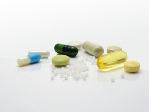 Capsule di medicinali di vari colori